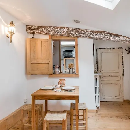 Heart Of - De L'atelier Apartment